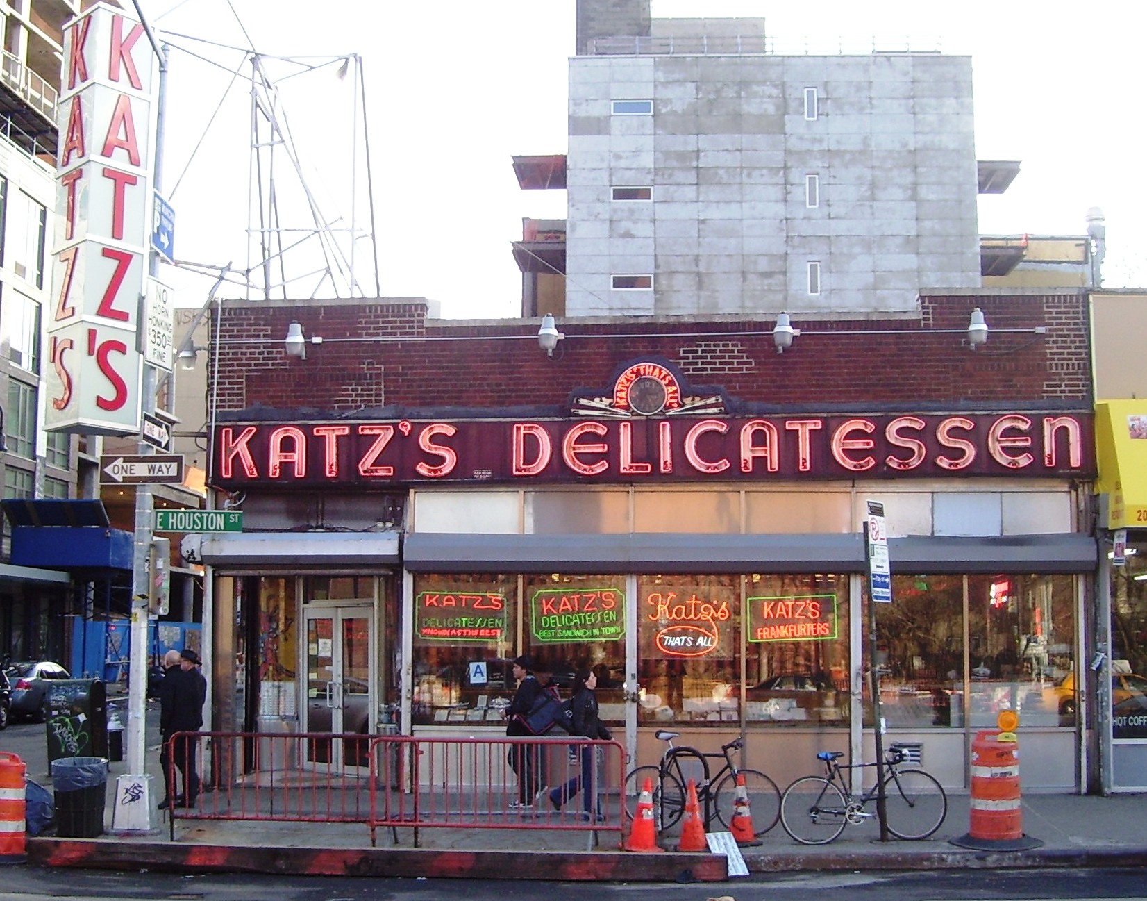 Katz’s Delicatessen – amikor egy szendvicsben több mint száz év New Yorkja van